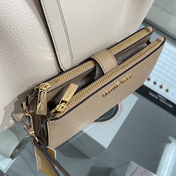 MICHAEL KORS LARGE DOUBLE ZIP WRISTLET wallet, clutch, 
Bisque - Picture 15 of 16